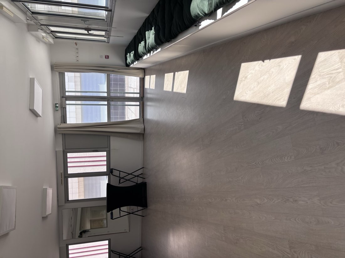 La salle de cours collectifs et son accès terrasse